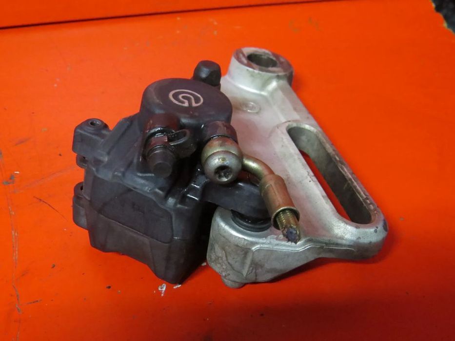 bmw gs650 gs 650 800 08-12 zacisk hamulca tył tylny hamulec jarzmo