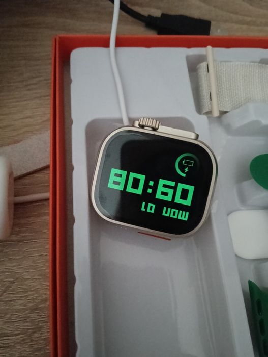 Nowy smartwatch z wymiennymi paskami