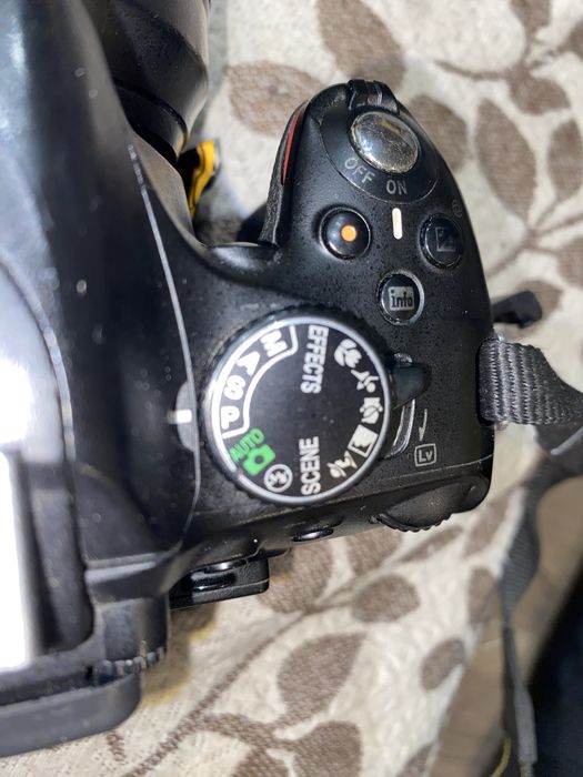 Зеркальный фотоопарат никон д5100 в хорошем состоянии пользевался редко