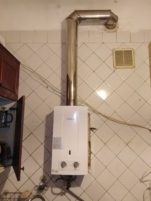 Газ. колонка Bosch W 10kb электроподжиг на батарейках