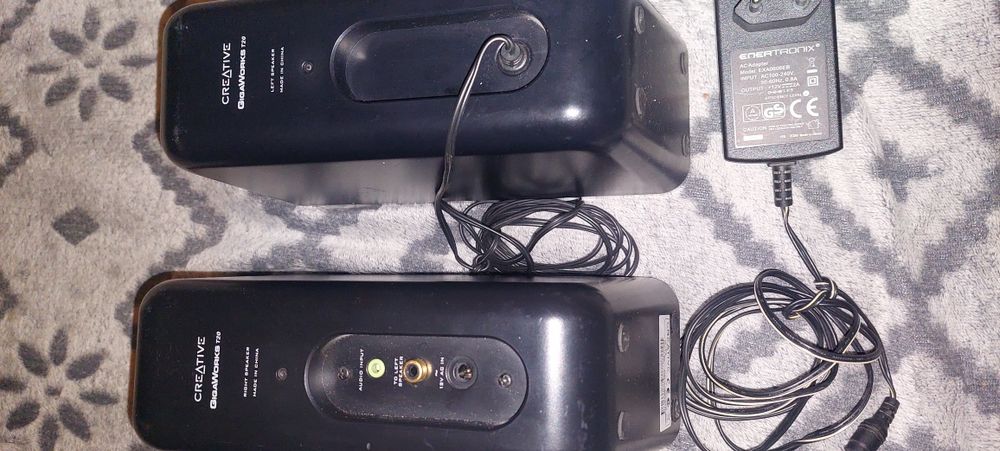 Zestaw głośników Creative.