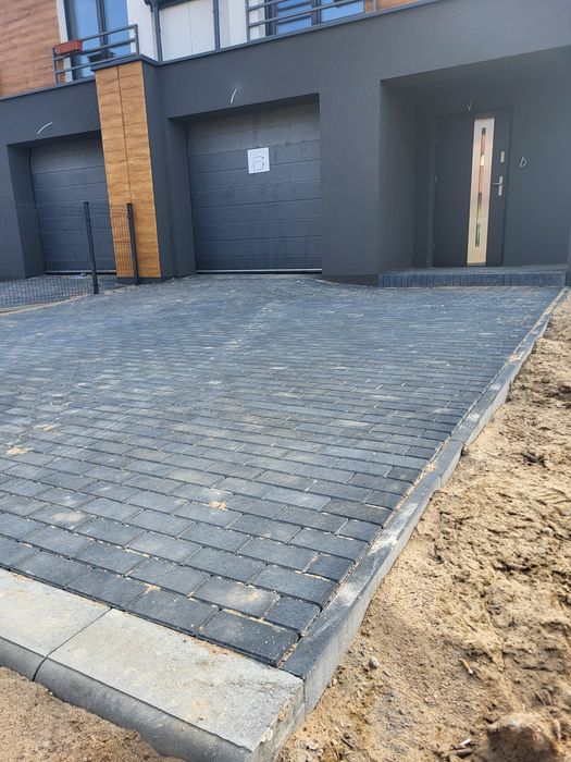 Usługi brukarskie układanie kostki brukowej