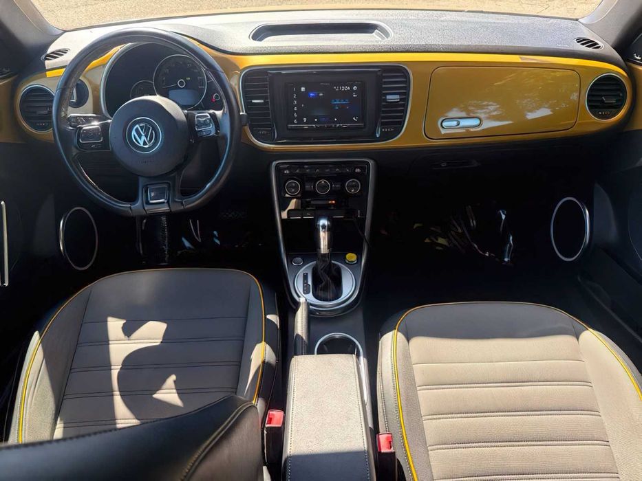 Volkswagen Beetle Dune Convertible      2017