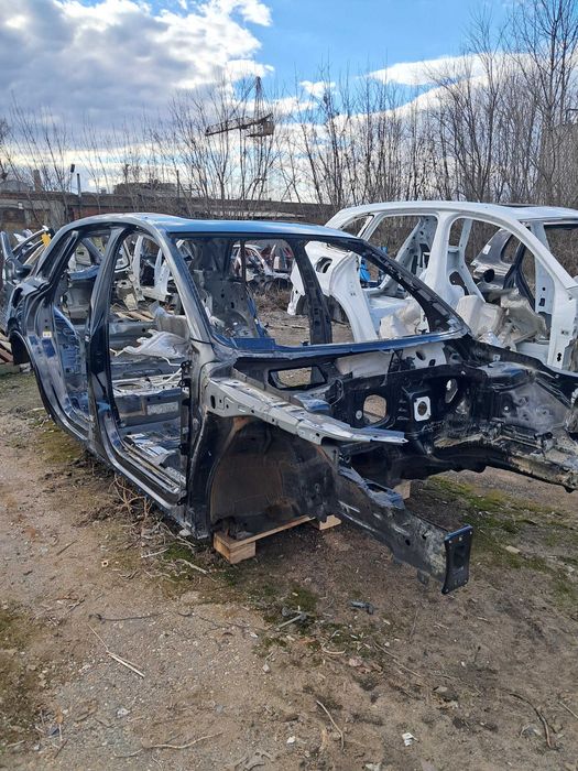 Audi Q3 F3 Ауди Ку3 2019-2025 четверть передняя задняя с разборки