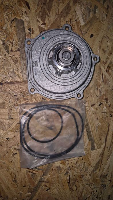 Помпа Honda Accord,Civic, Rover 45,24,200