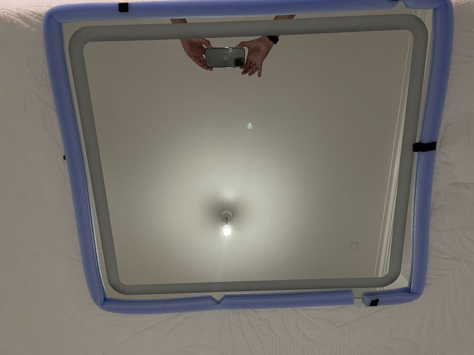 Espelho casa de banho BANHOAZIS,  iluminação Touch  como novo 70x80 cm