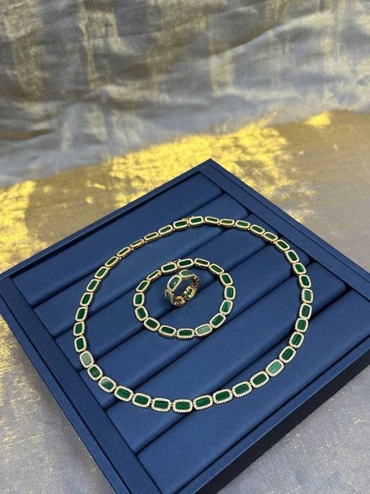 Naszyjnik modowy APM Monaco z zielonego malachitu