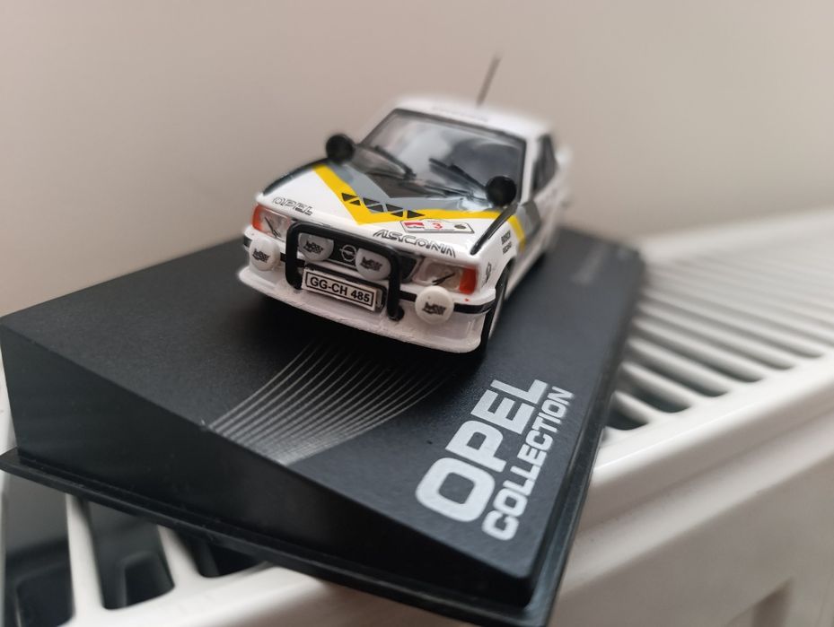 Масштабна модель машинка Opel Ascona  b 400