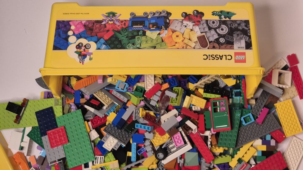 Lego Classic + Lego box