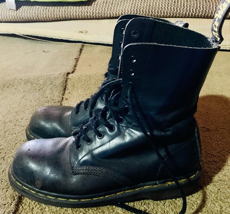 Botas Dr Martens em pele biqueira de a o 39 Mafamude E Vilar Do
