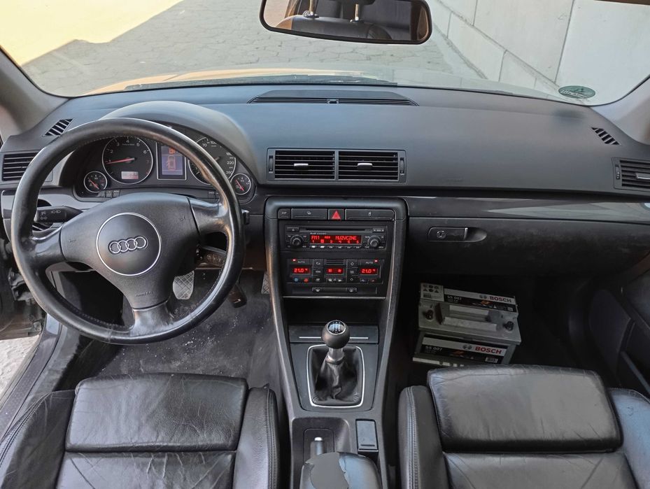 Audi A4 B6 - Na części - Drzwi / maska / błotnik / klapa / lampa/ inne