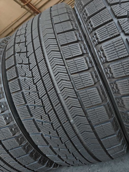Bridgestone Blizzak R18 245/50 зимові шини липучки у відмінному стані