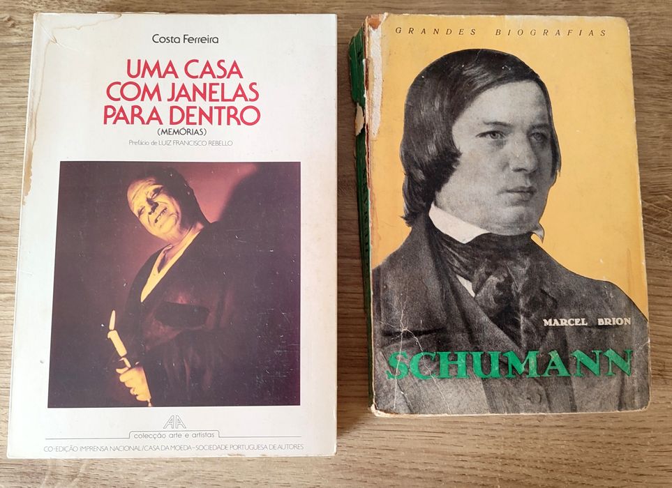 Livros antigos variados