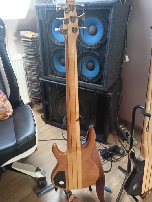 Sprzedam gitarę basową