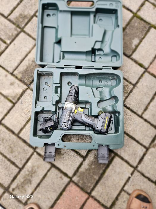 Zakrętarka akumulatorowa z walizką