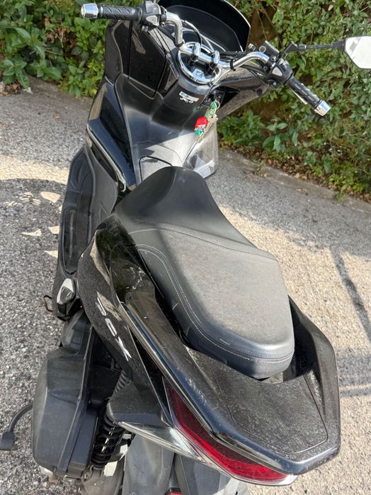 Moto automática PCx