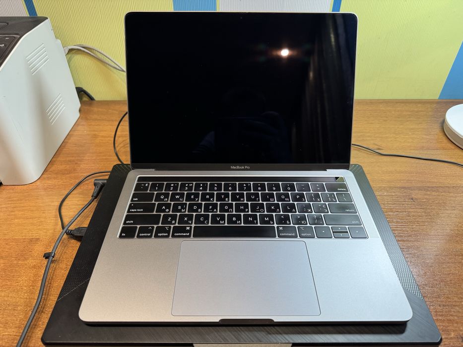 MacBook Pro 13.3 A1989 2019 року з TouchBar
