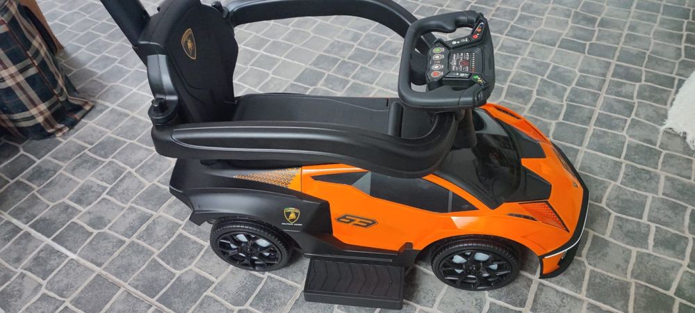 Carro bebé Lamborghini laranja impecável