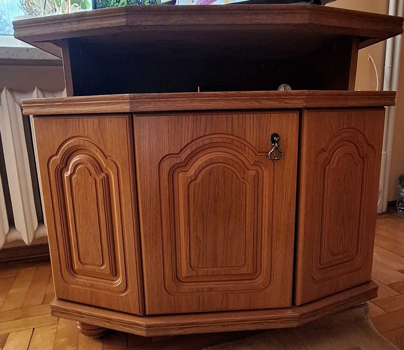 Stolik/konsola pod TV