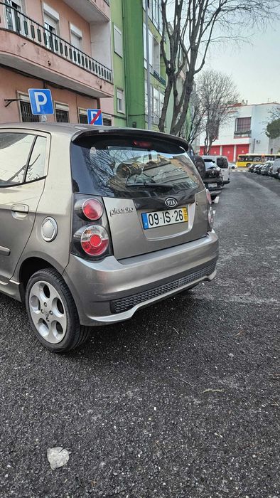 KIA PICANTO – Compacto económico e prático, perfeito para a cidade