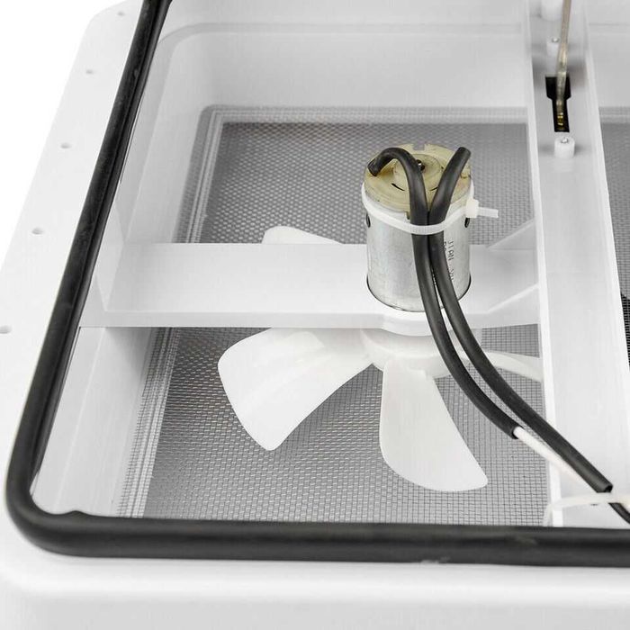 Clarabóia Carbest branca c/ventilador(28×28)(Autocaravana / Campervan)