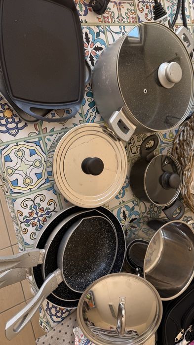 Diverso material de cozinha em otimo estado