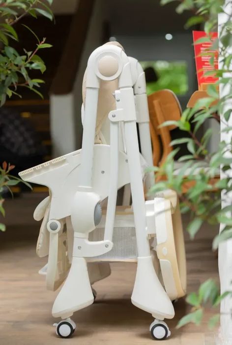 Стілець для годування  "CARRELLO Caramel"
