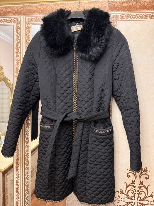 Плащ Chanel чорний з мехом теплий весна /осінь  Пілійде на розмір S/M