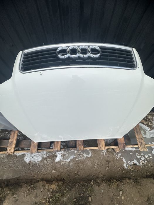 Капот Audi a4 b6 ауді а4 б6 решітка шумка