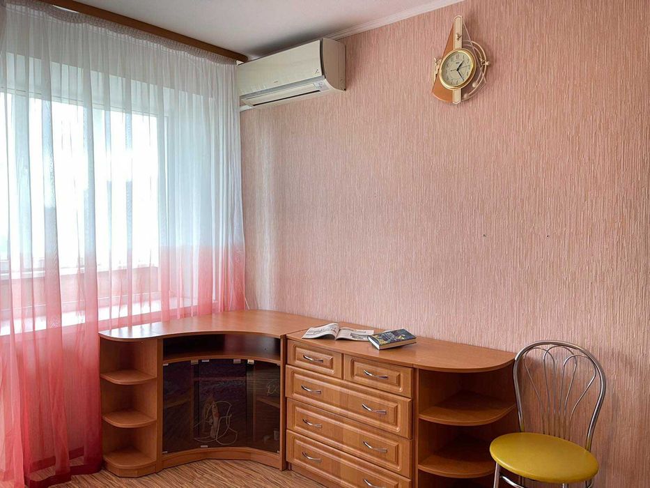 Сдается яркая квартира на Агатангела Крымского