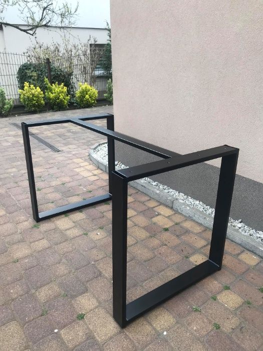 metalowy stelaż stołu
