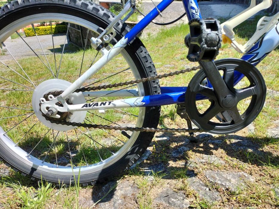 Bicicleta para criança em muito bom estado.