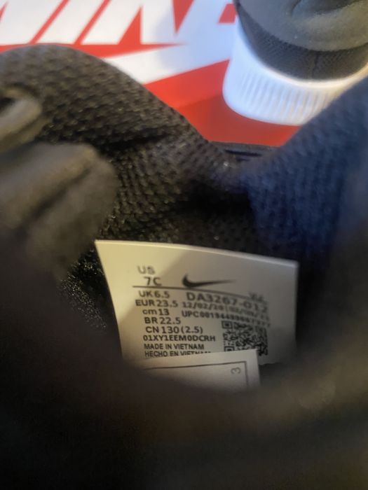 Nike reposto (21/22/23.5/25) -29€