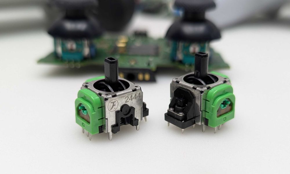 Naprawa Padów Konsol Xbox PlayStation i Nintendo – wymiana analogów