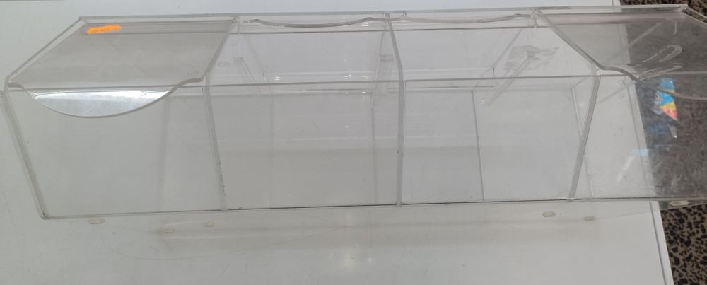 Caixas acrilico com 4 gavetas para gomas