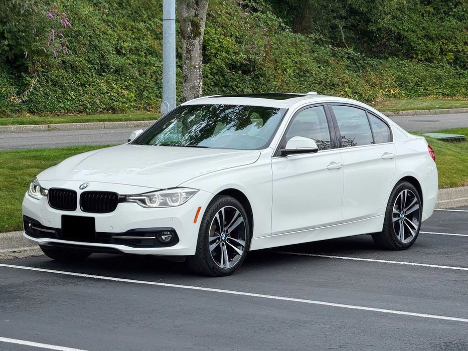 BMW 330i      2017