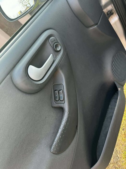 Corsa 1,2 benzyna sprawna klimatyzacja