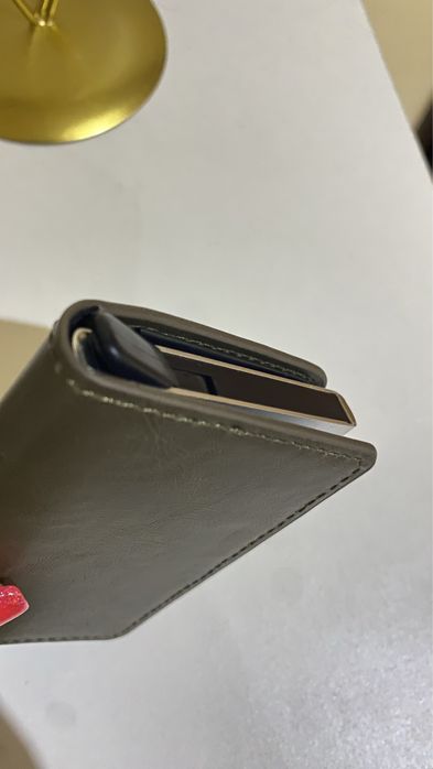 Porta Cartões  na cor Castanho