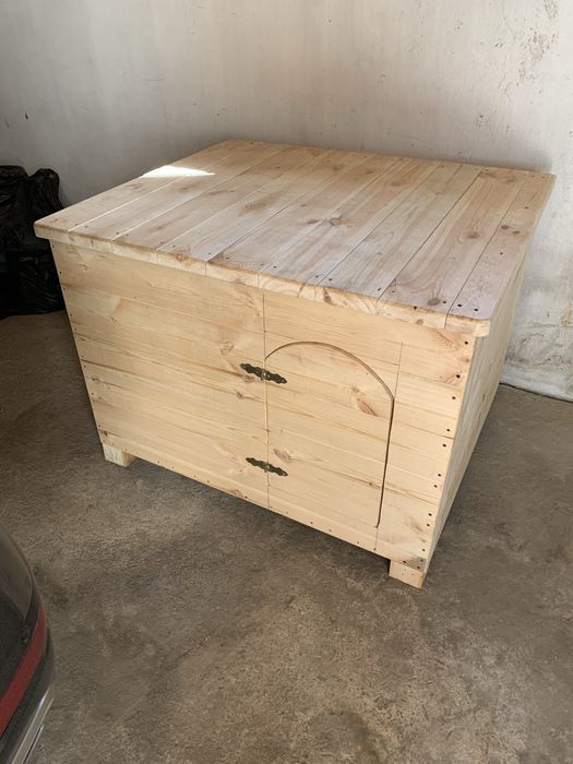 Велика будка для великих порід собак