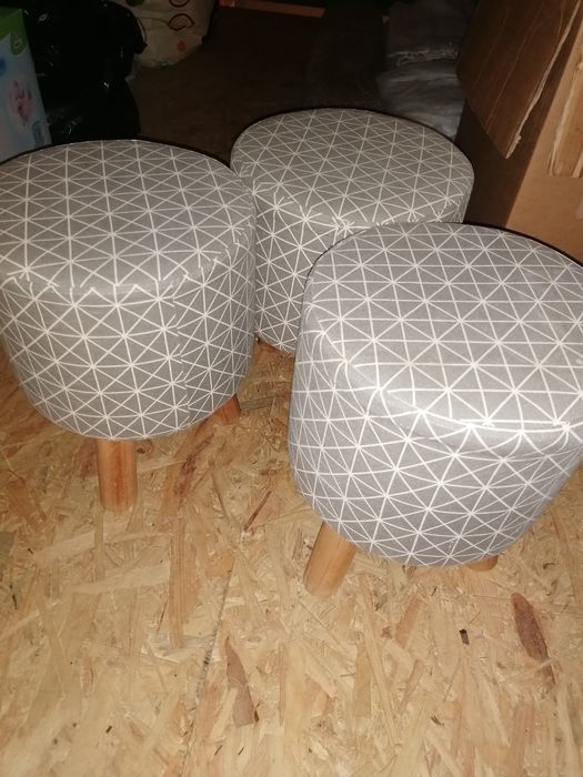 Łóżko 130/180 +pufy