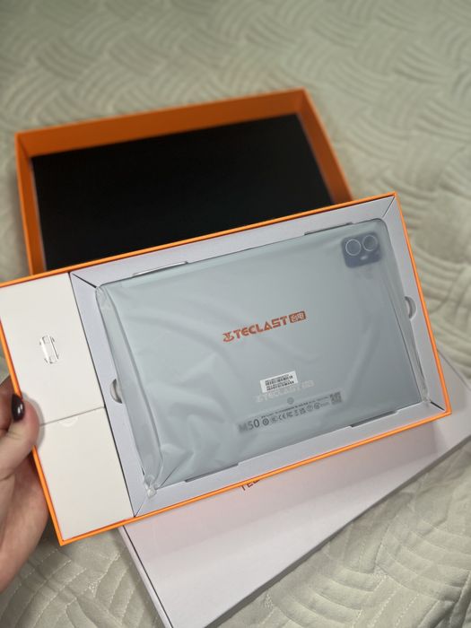 Планшет Teclast m50 із клавіатурою мишкою та пенсіл і навушниками