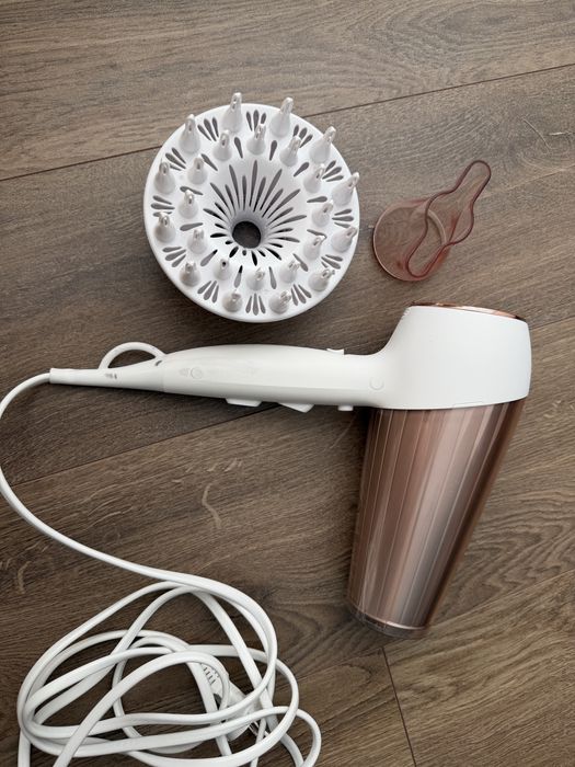 Фен Philips з функцією захисту волосся