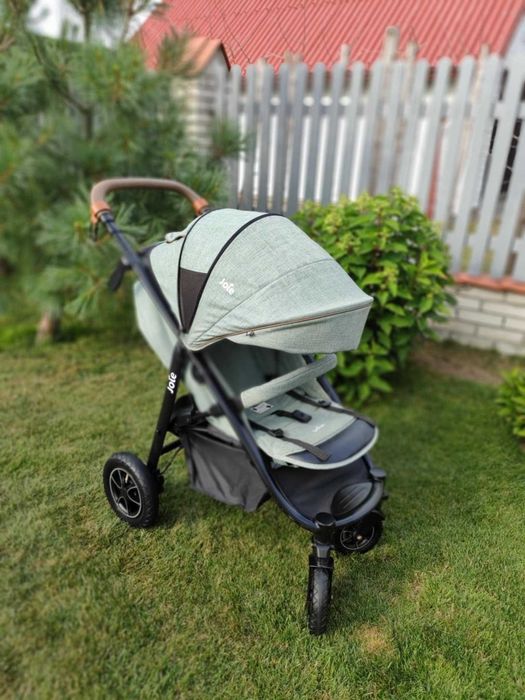 Wózek dziecięcy składany