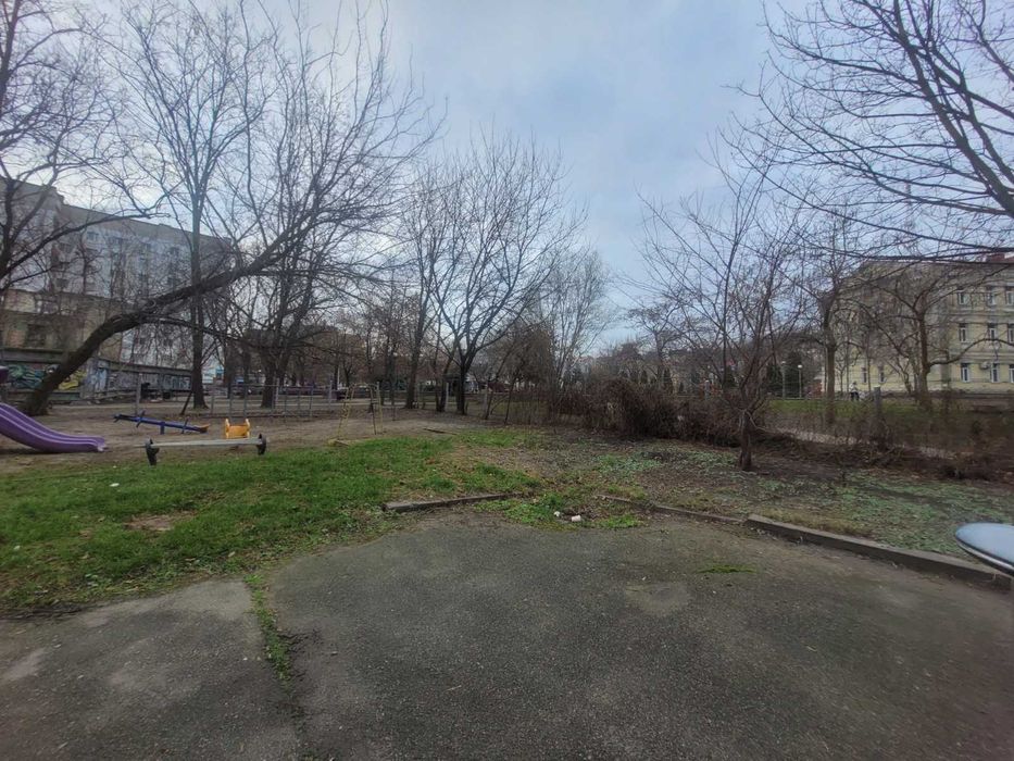 Продам 2к Подільський р-н вул Межигірська буд 37