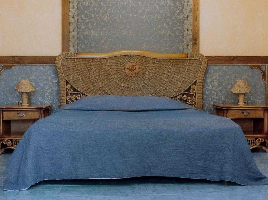 Замок люкс класса бильярд  лаунж зона 30 спальных Вышгород