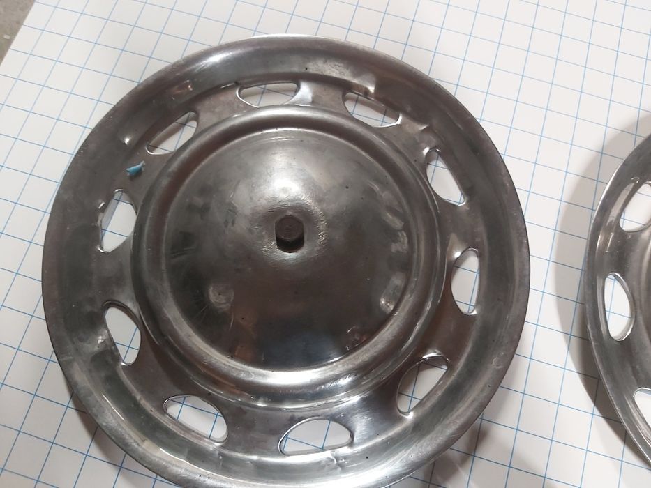 Lote peças automóvel antigo clássico - farolin, jantes, bomba óleo