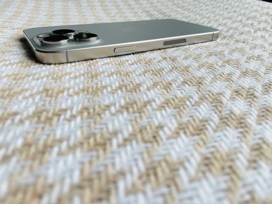 IPHONE 15 PRO MAX 256Gb АКБ 99% Natural Titanium NEVERLOCK ( 78515)