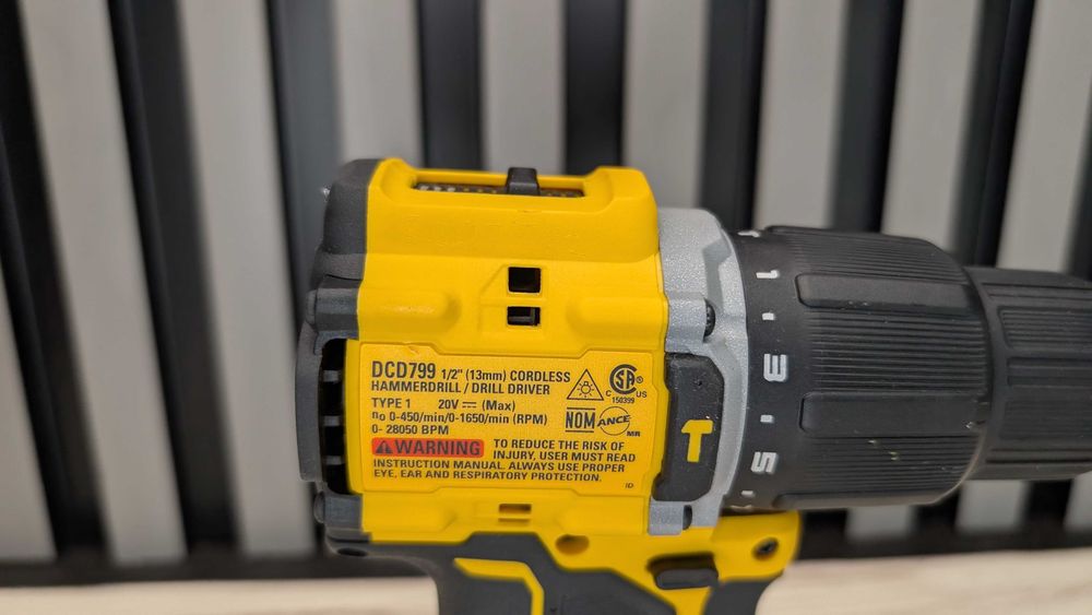 Безщіточний шуруповерт DeWalt DCD799 20v (Refurbished)