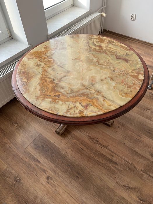 Sprzedam stół z kamiennym blatem