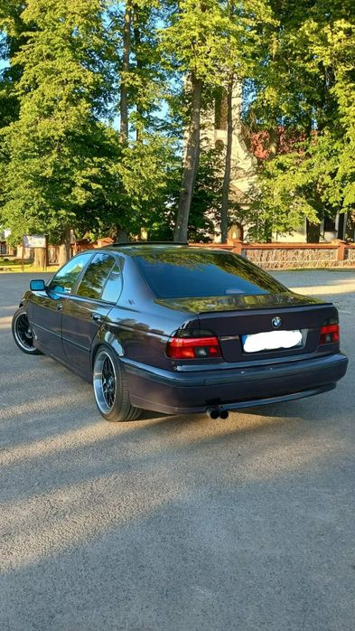 BMW e39 2.5 benzyna kolektory,konserwowana podłoga